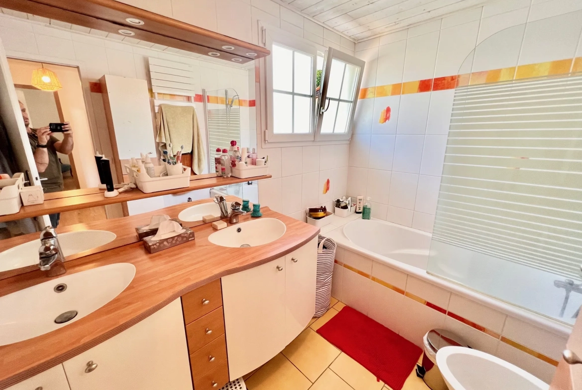 Magnifique maison de plain-pied à Tarbes avec grand jardin et équipements modernes 