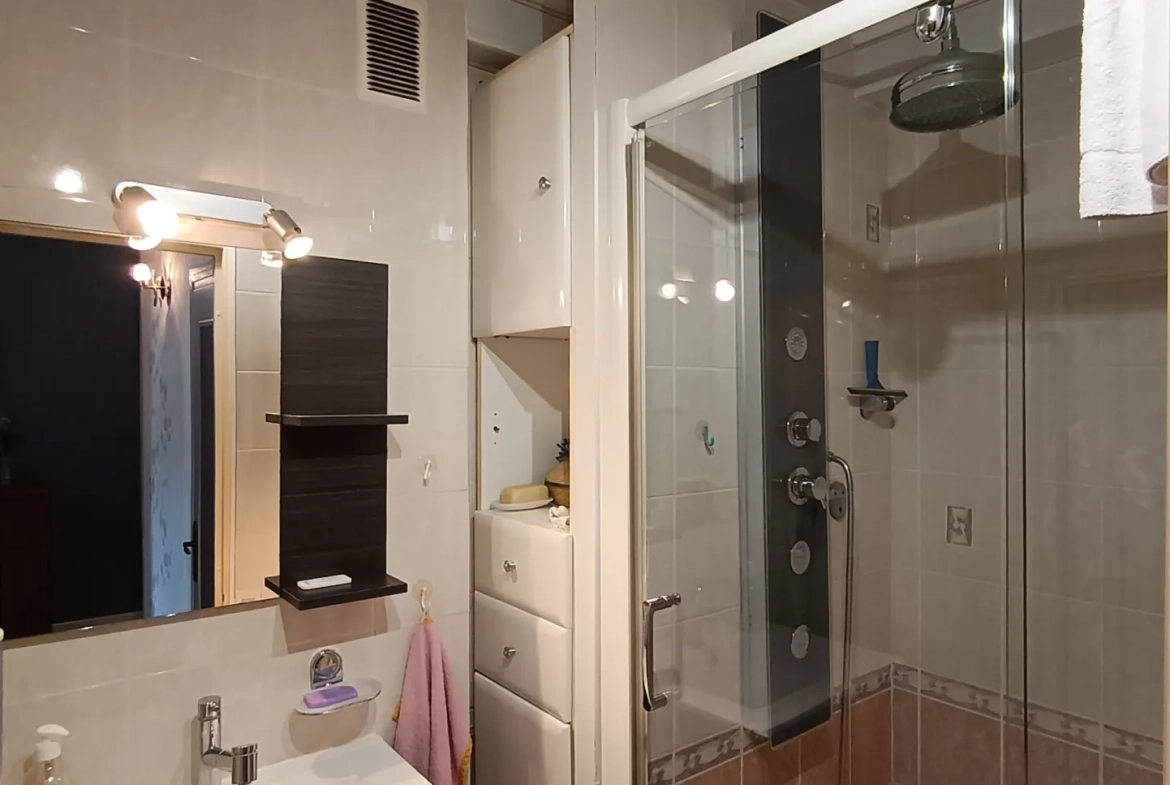 Bel appartement 3 pièces au rez-de-chaussée avec parking sécurisé à Douai 