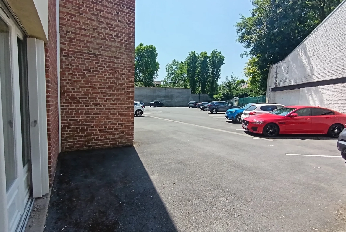 Bel appartement 3 pièces au rez-de-chaussée avec parking sécurisé à Douai 