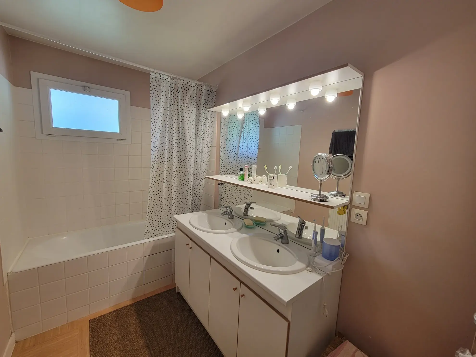 Appartement de 98m² avec terrasse et garages à Clermont-Ferrand 