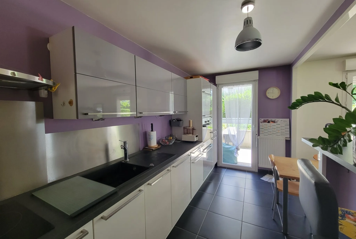 Appartement de 98m² avec terrasse et garages à Clermont-Ferrand 