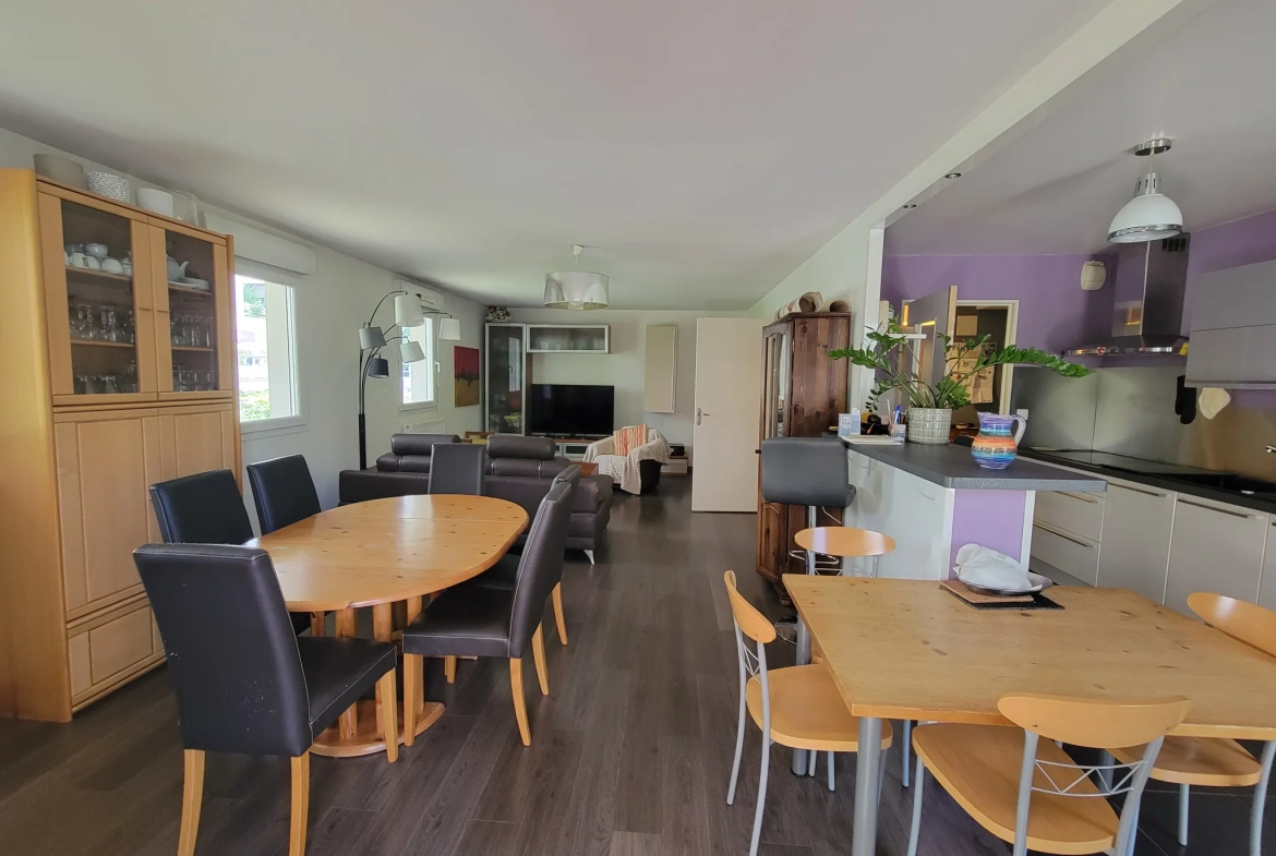 Appartement de 98m² avec terrasse et garages à Clermont-Ferrand 
