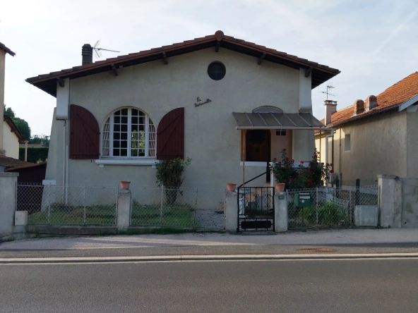 Maison ancienne à vendre à Marsac sur l'Isle avec jardin et garage