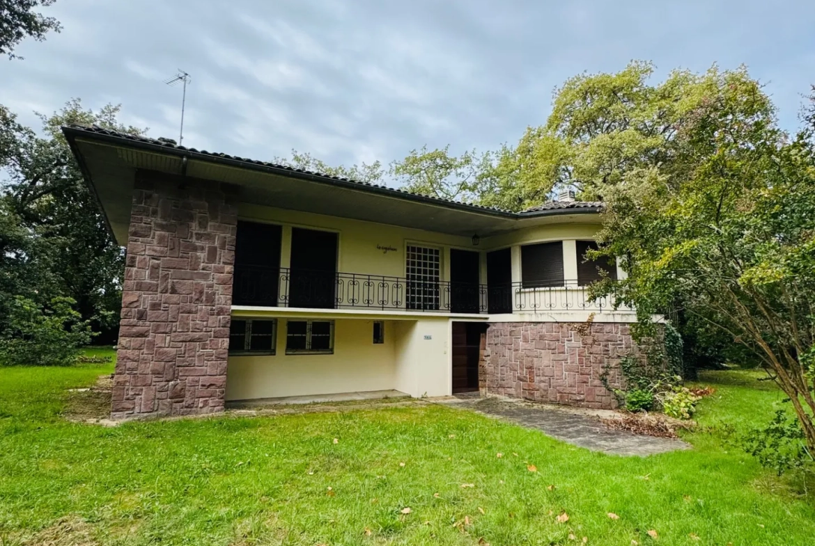 Magnifique maison d'architecte de 1960 avec jardin à Mont-de-Marsan 