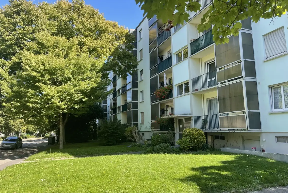 Appartement F4 lumineux de 70 m² avec balcons à Mulhouse 