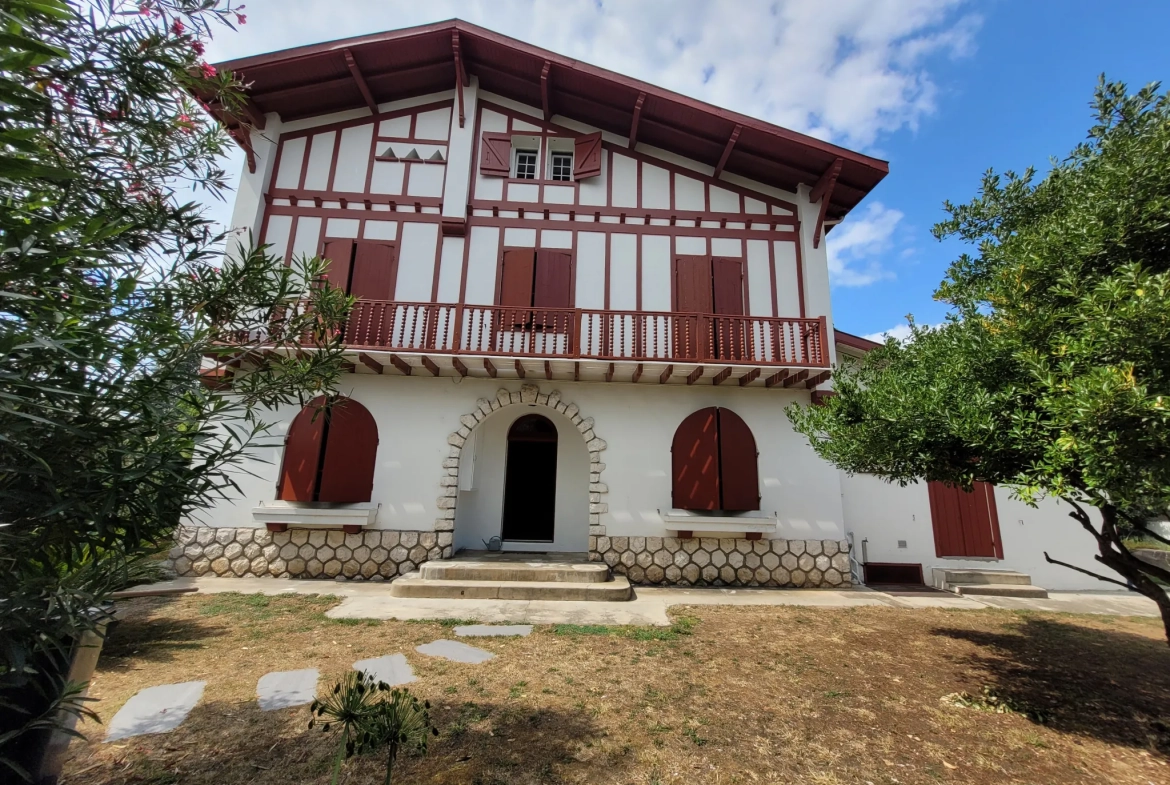 Maison basque familiale de 157 m² à Marmande avec terrain clos et garage 