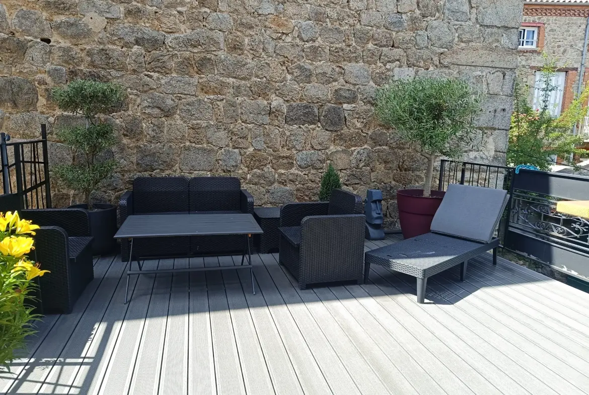 Maison de village avec grande terrasse à Saint Didier en Velay, 177 m² 