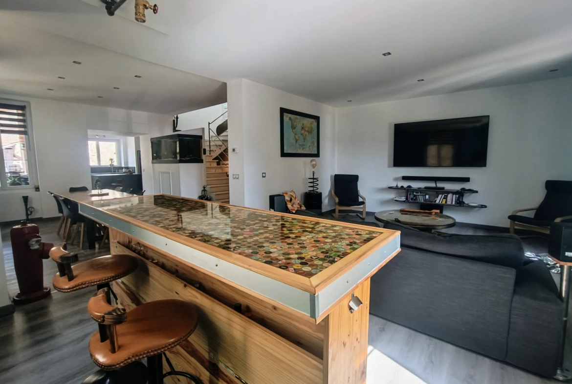 Maison de village avec grande terrasse à Saint Didier en Velay, 177 m² 