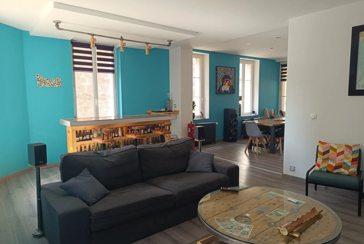 Maison de village avec grande terrasse à Saint Didier en Velay, 177 m² 