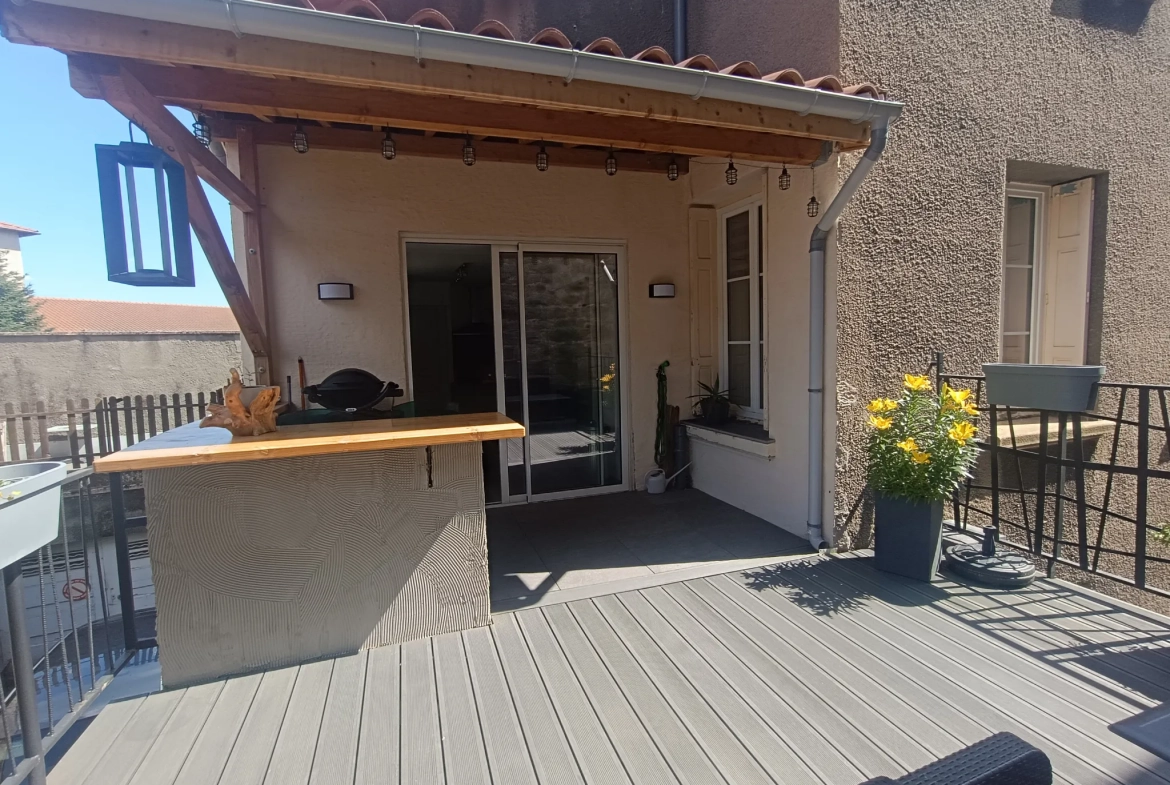 Maison de village avec grande terrasse à Saint Didier en Velay, 177 m² 