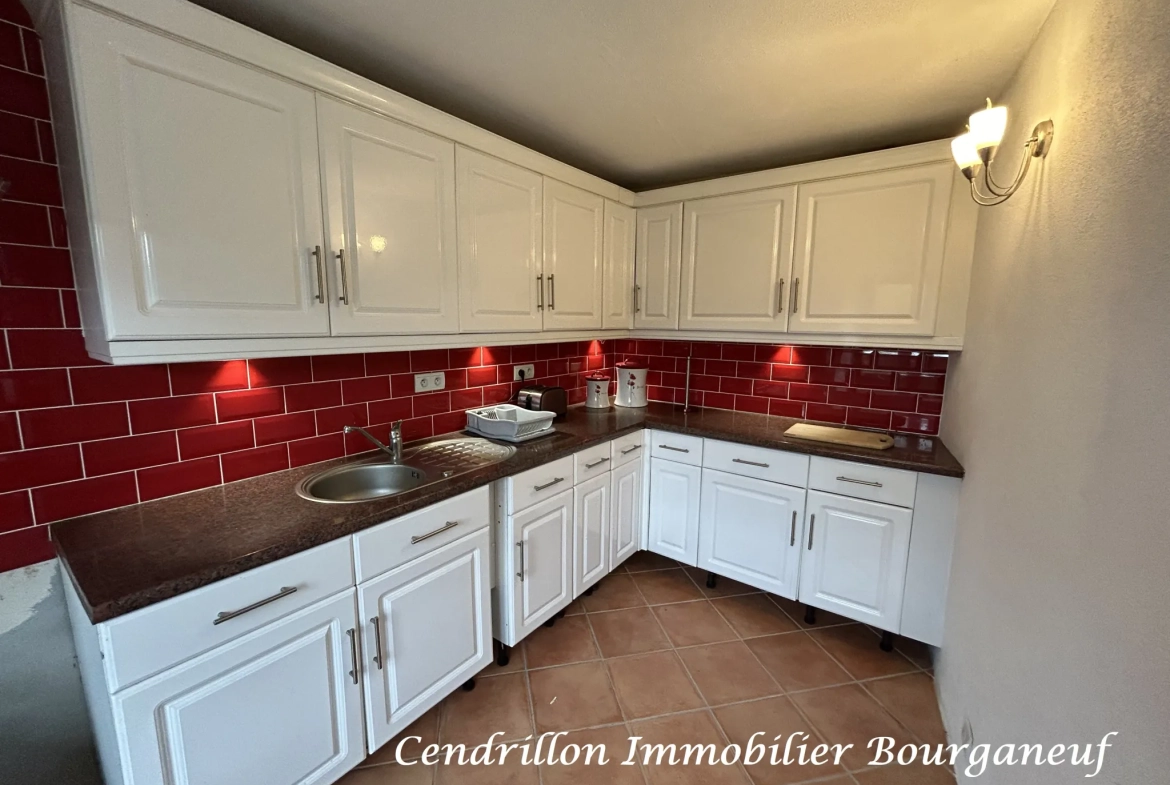 Maison en pierres de 60m² avec 2 chambres à Soubrebost, Creuse 