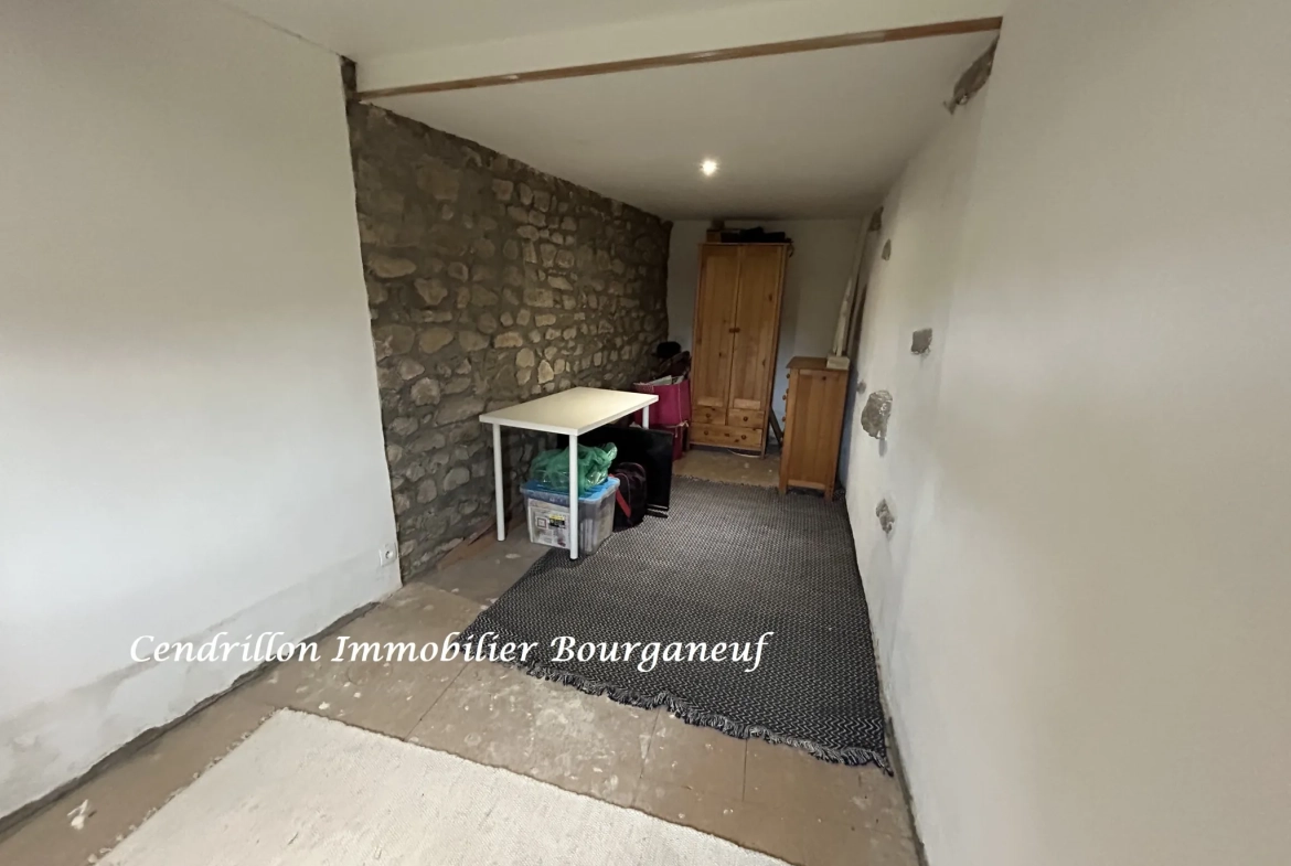 Maison en pierres de 60m² avec 2 chambres à Soubrebost, Creuse 