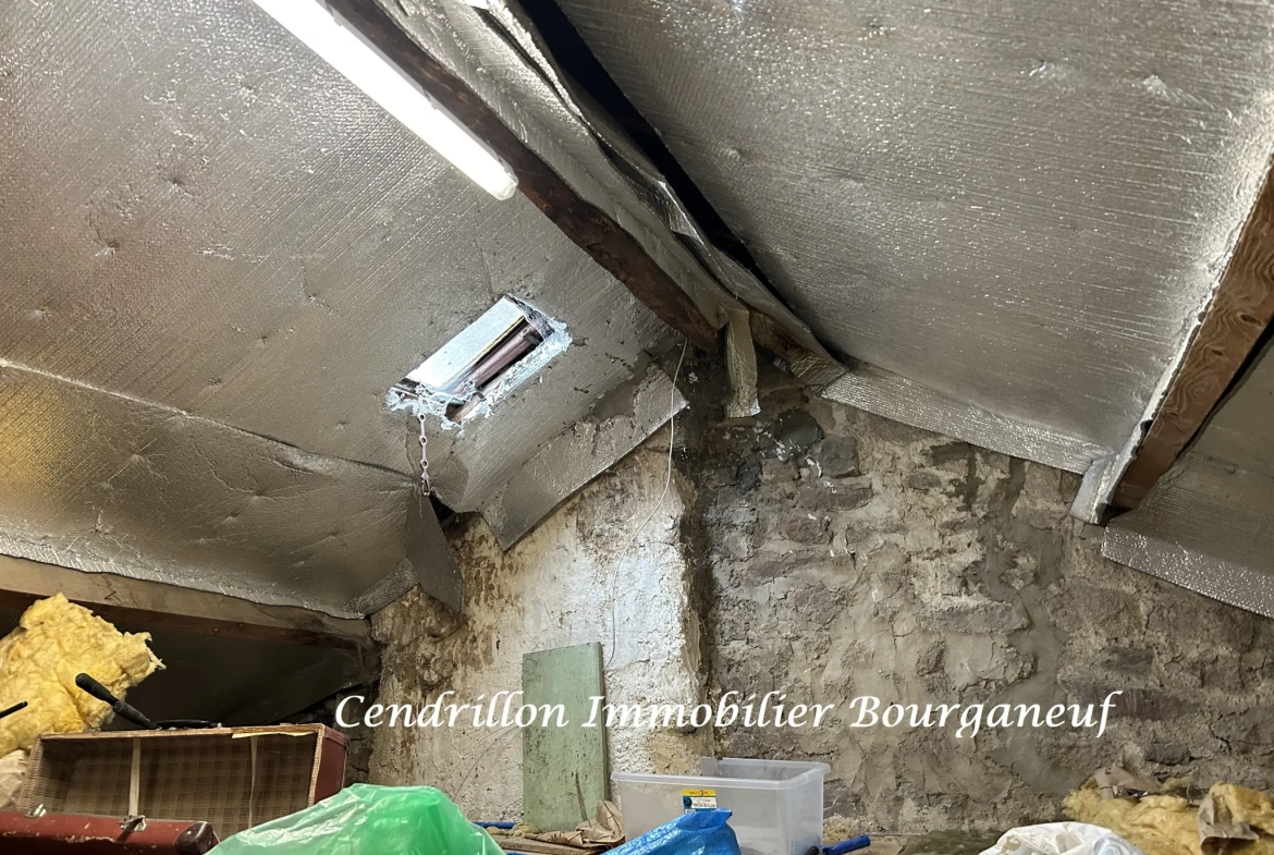 Maison en pierres de 60m² avec 2 chambres à Soubrebost, Creuse 