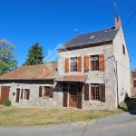 Maison en pierre à Saint-Clément - Charme et authenticité dans la Montagne Bourbonnaise