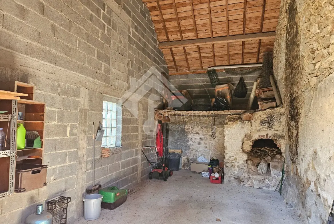 Maison en pierre à Saint-Clément - Charme et authenticité dans la Montagne Bourbonnaise 