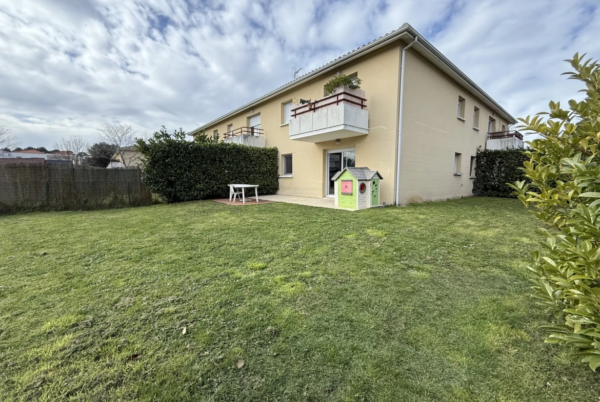 Appartement T3 avec jardin privé et 2 parkings à Mérignac 