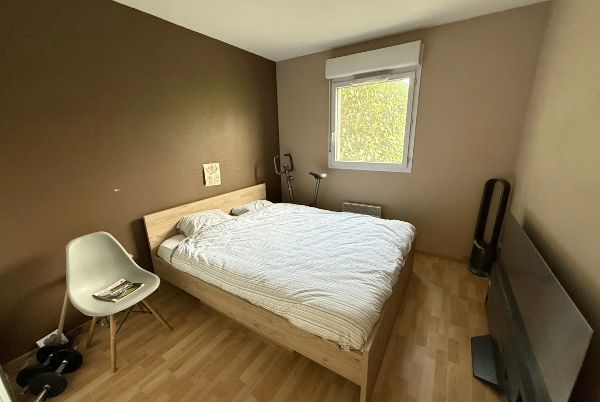 Appartement T3 avec jardin privé et 2 parkings à Mérignac 