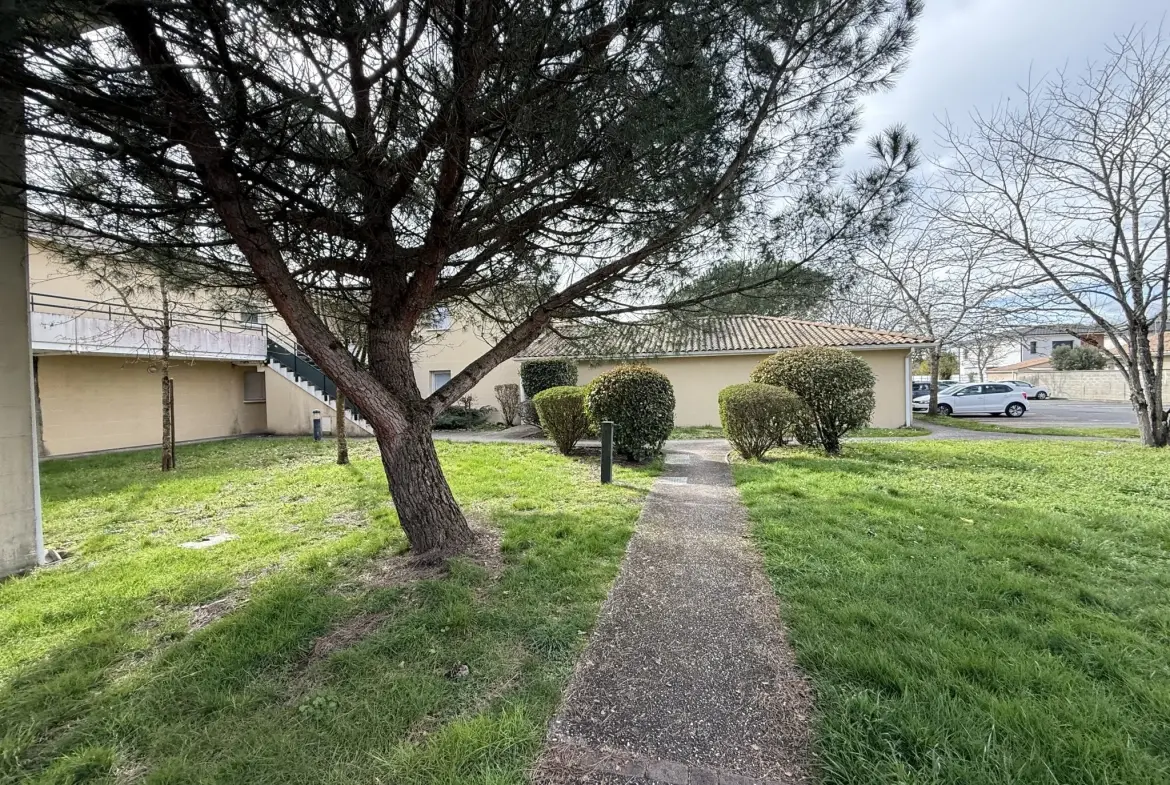 Appartement T3 avec jardin privé et 2 parkings à Mérignac 