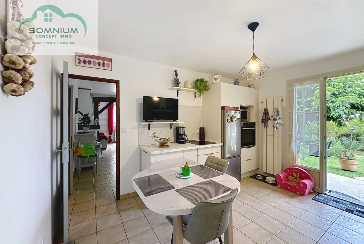 Maison de plain-pied à Fleurance avec grand jardin et garages électriques 