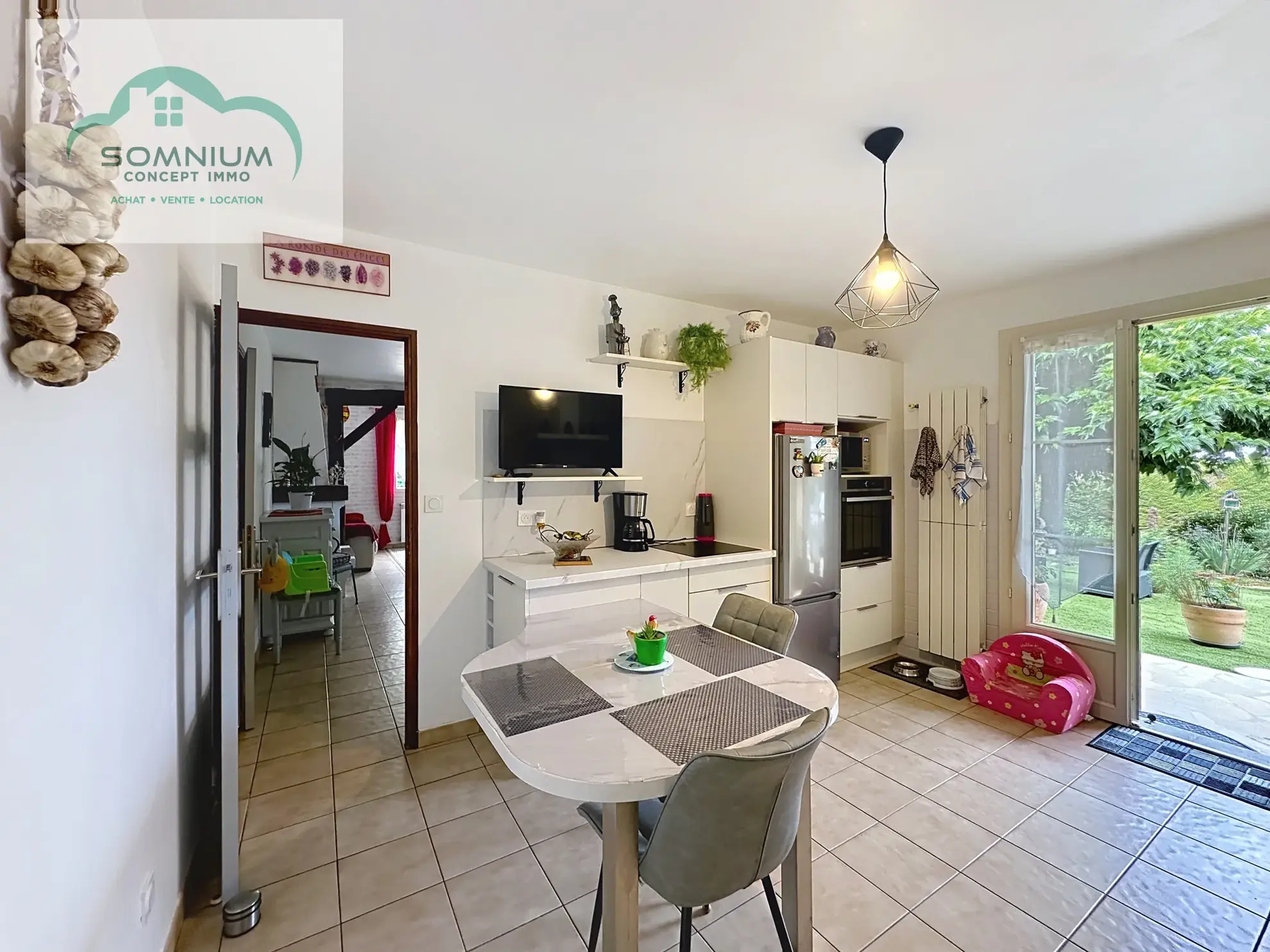 Maison de plain-pied à Fleurance avec grand jardin et garages électriques 