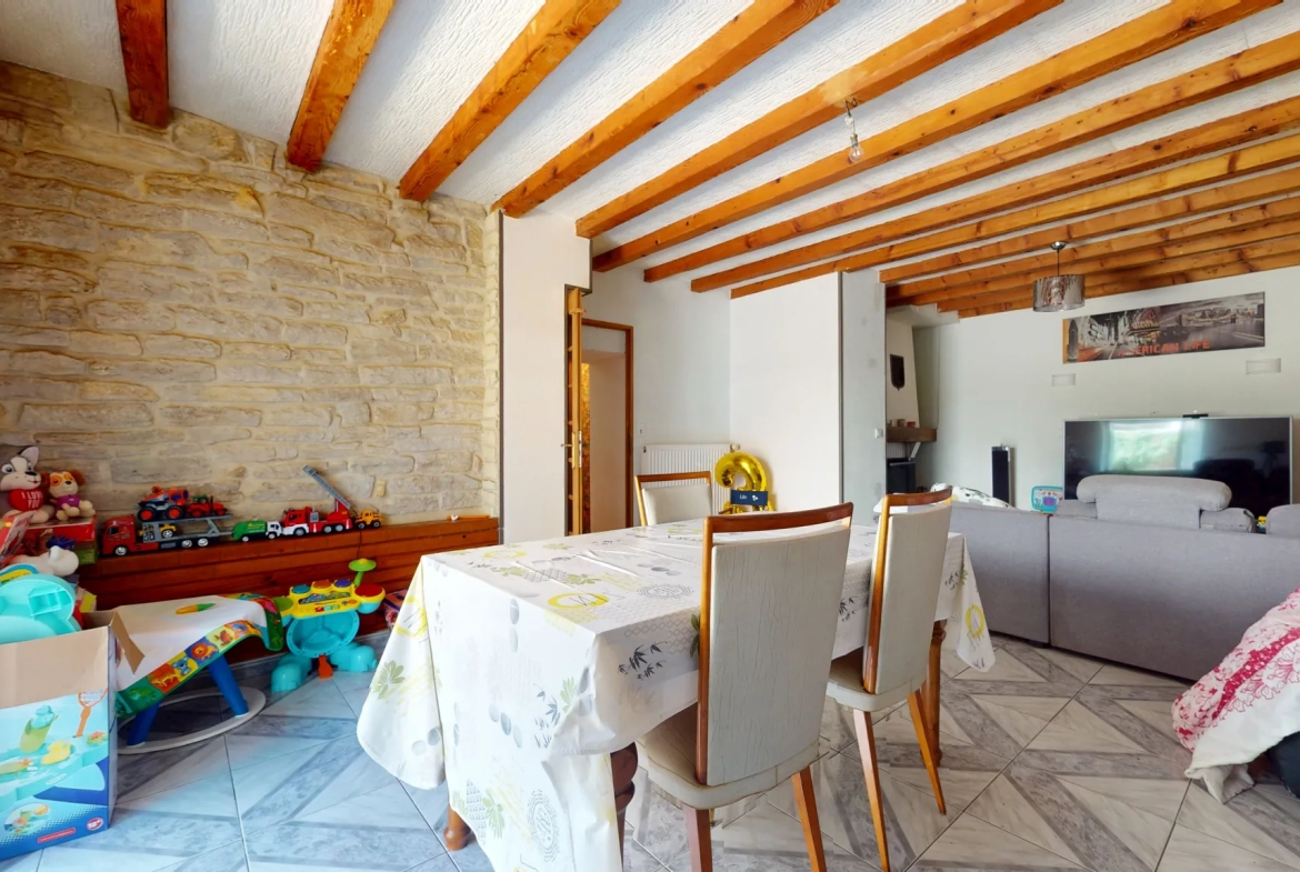 Grande maison de 168m² avec terrain à Dampierre, proche Besançon 