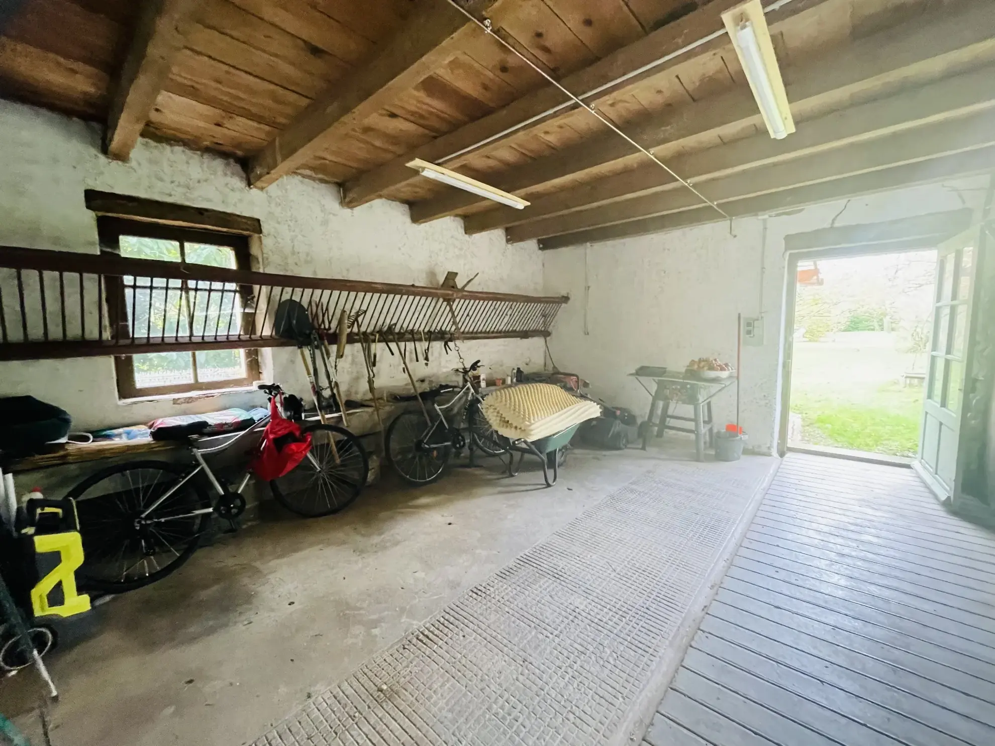 Magnifique maison de ville avec grand terrain à Bletterans, idéale pour famille ou projet d'aménagement 