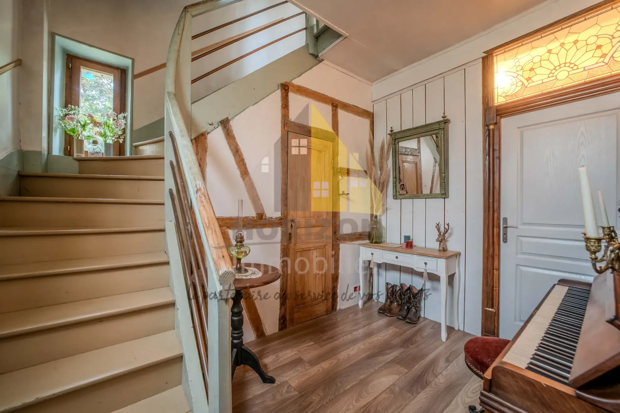 Magnifique maison de ville avec grand terrain à Bletterans, idéale pour famille ou projet d'aménagement 