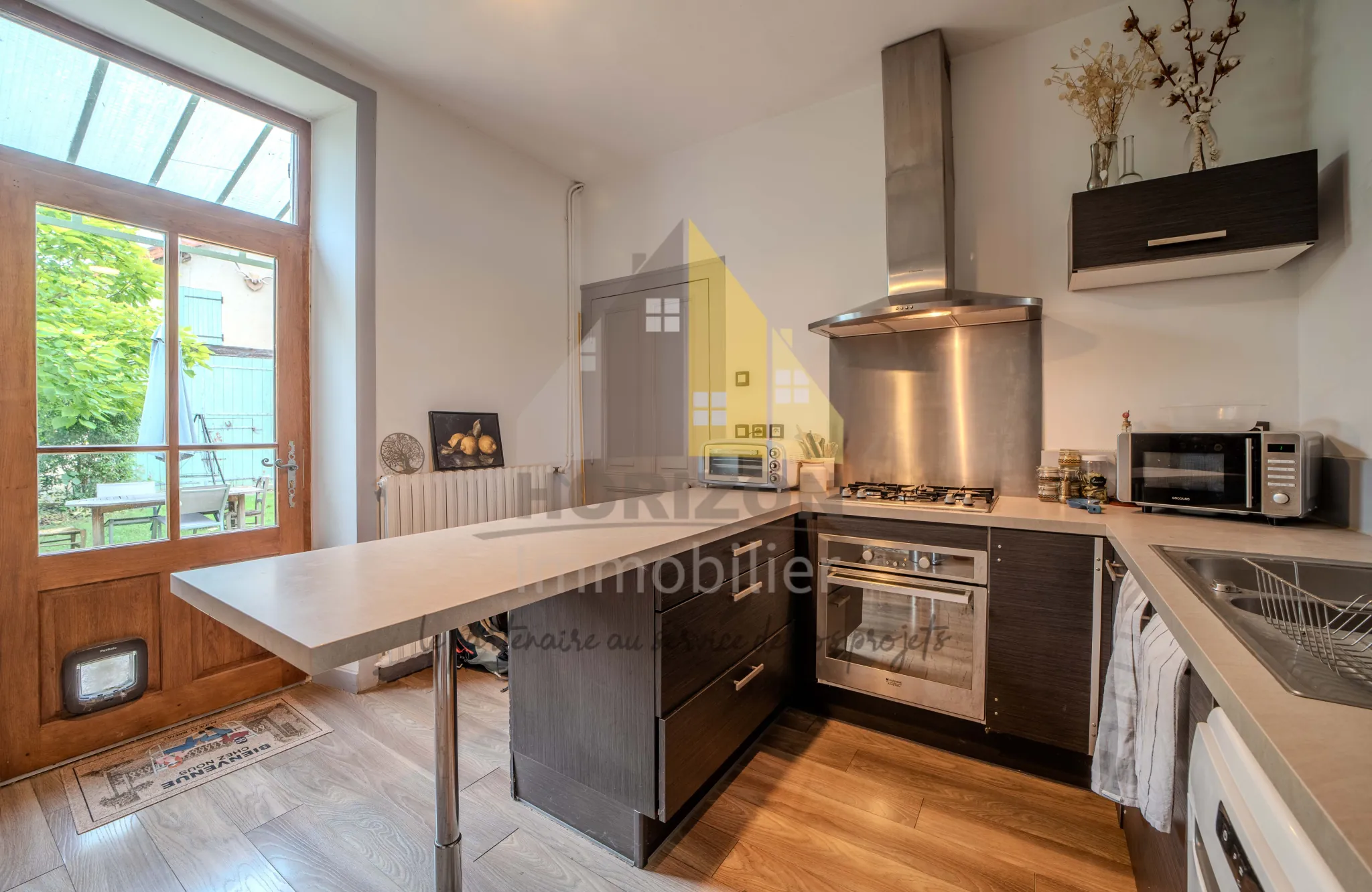 Magnifique maison de ville avec grand terrain à Bletterans, idéale pour famille ou projet d'aménagement 