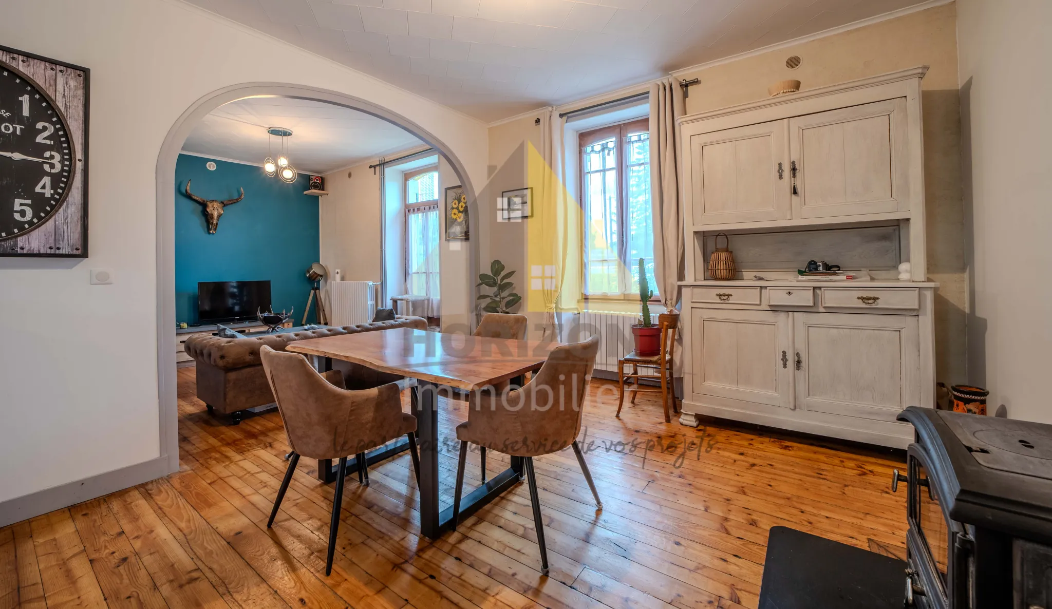 Magnifique maison de ville avec grand terrain à Bletterans, idéale pour famille ou projet d'aménagement 