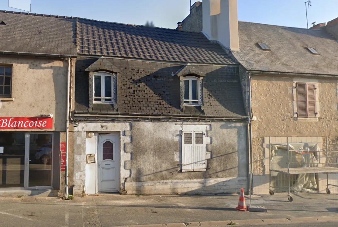 Maison mitoyenne 2 niveaux avec cour à Le Blanc - 93 m² 