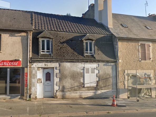 Maison mitoyenne 2 niveaux avec cour à Le Blanc - 93 m²