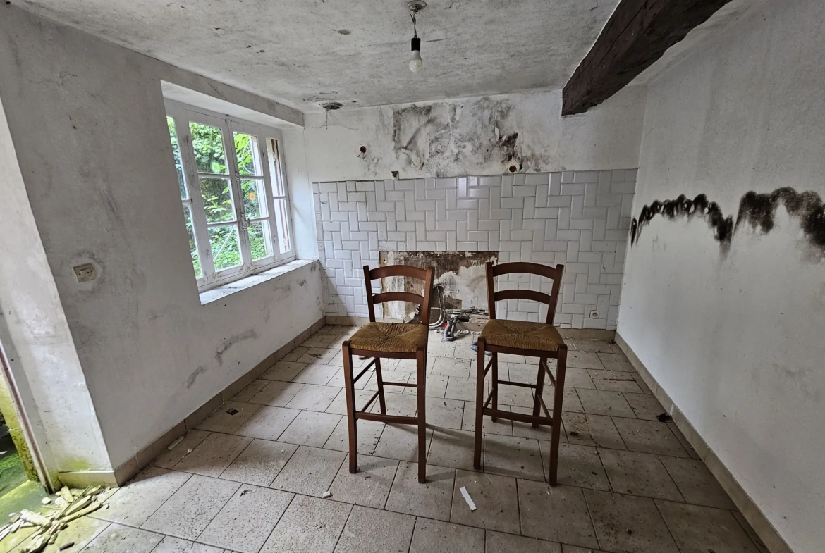 Maison mitoyenne 2 niveaux avec cour à Le Blanc - 93 m² 