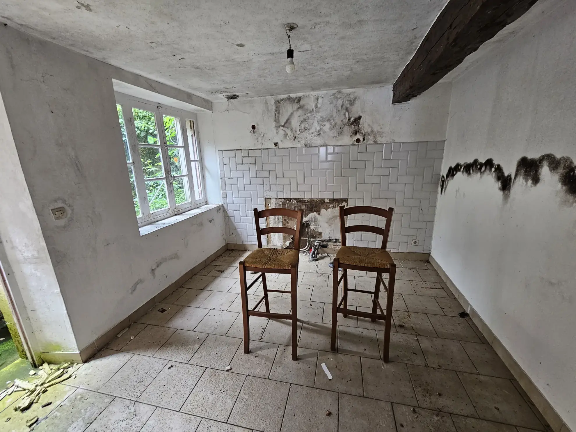 Maison mitoyenne 2 niveaux avec cour à Le Blanc - 93 m² 