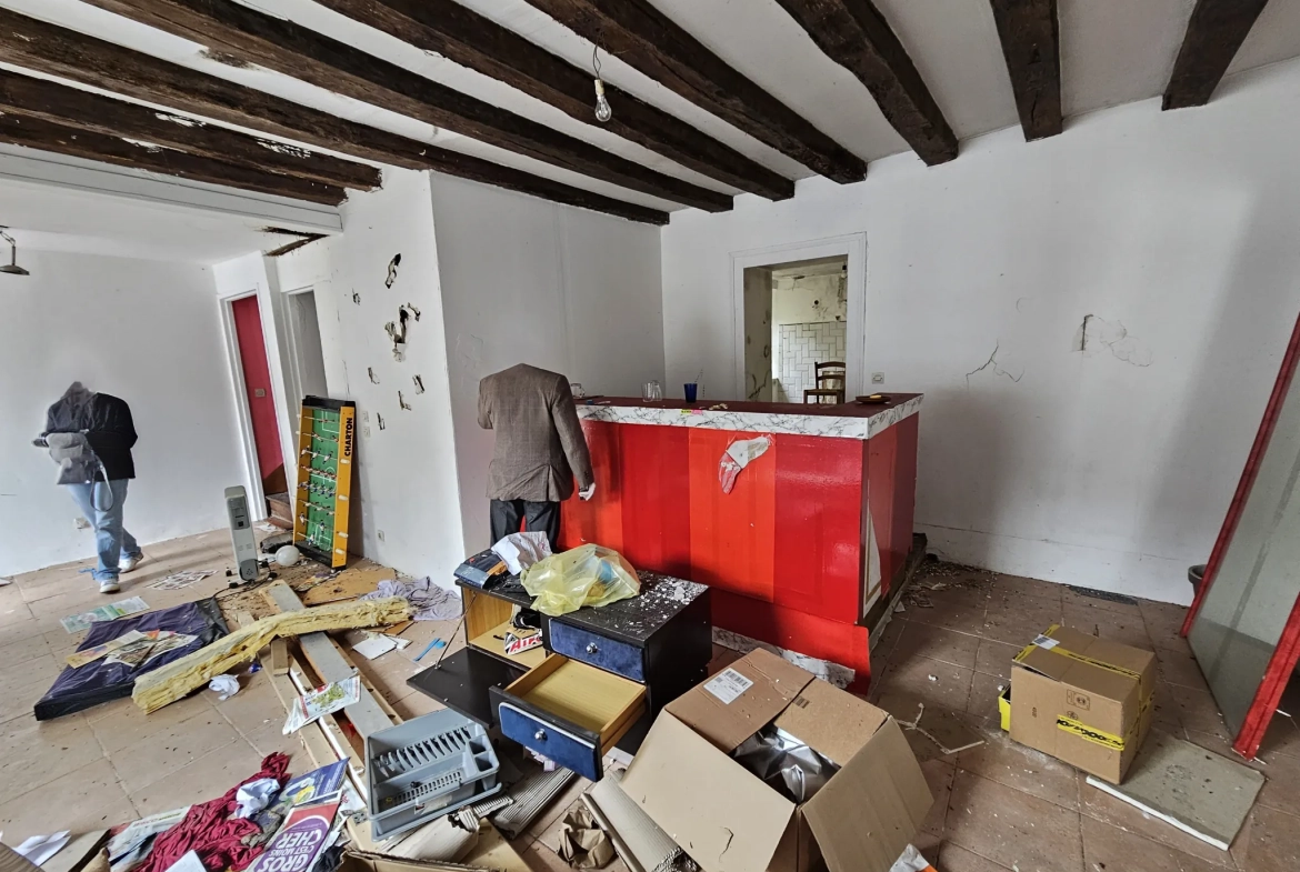 Maison mitoyenne 2 niveaux avec cour à Le Blanc - 93 m² 