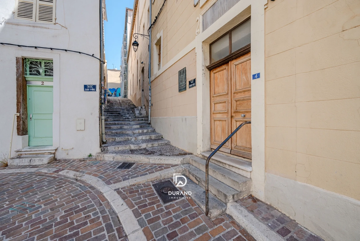 Appartement T2 de 38,62 m² à Marseille proche Vieux-Port, calme et sans travaux 