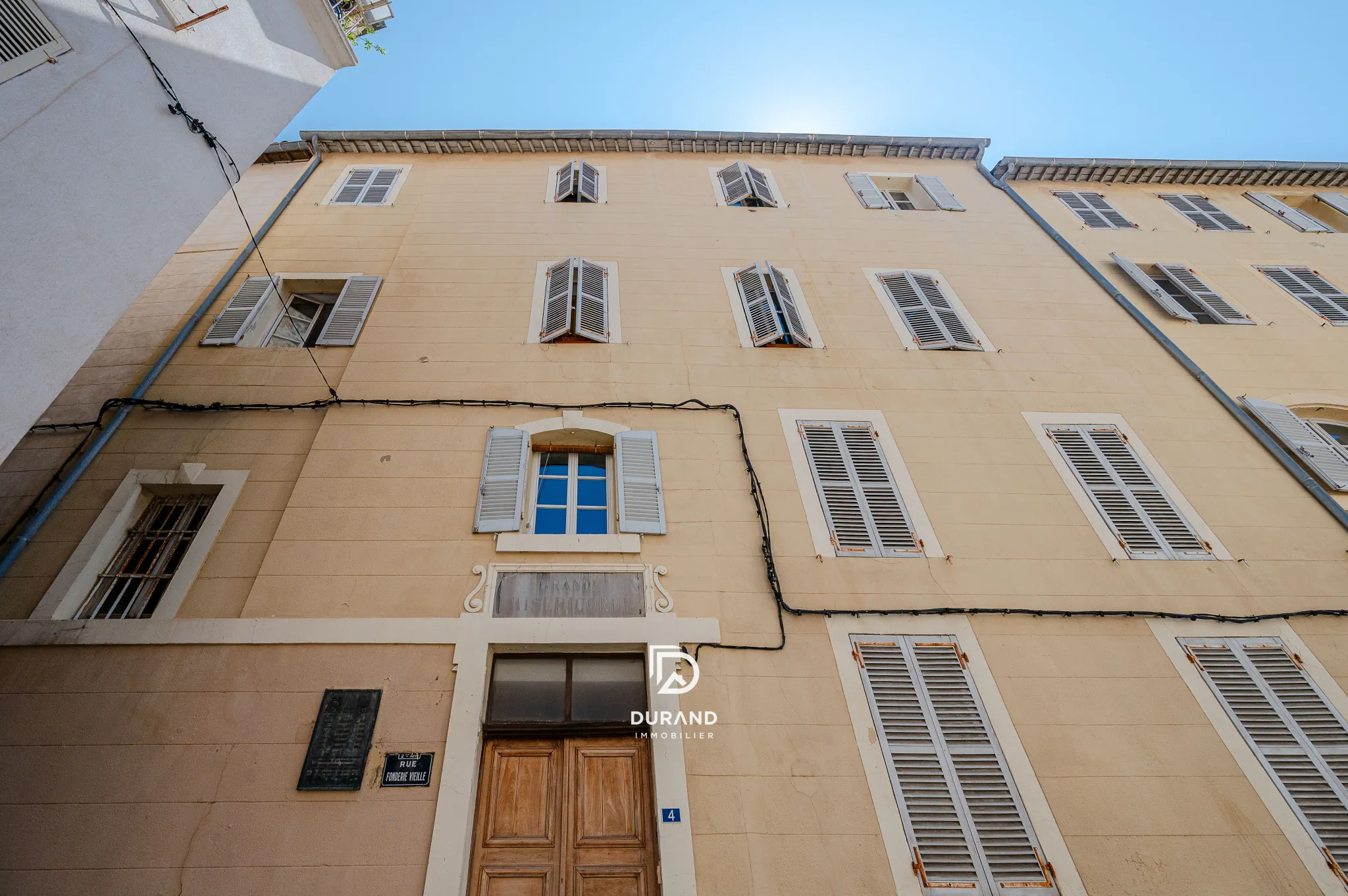 Appartement T2 de 38,62 m² à Marseille proche Vieux-Port, calme et sans travaux 