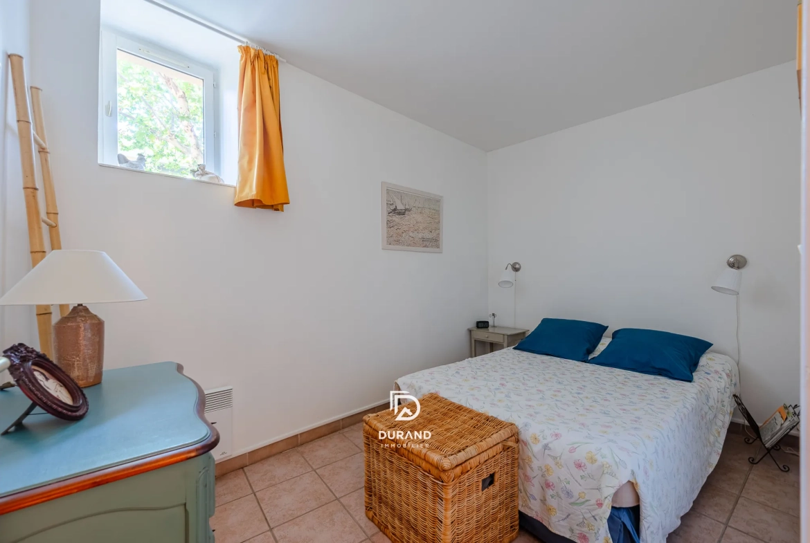 Appartement T2 de 38,62 m² à Marseille proche Vieux-Port, calme et sans travaux 