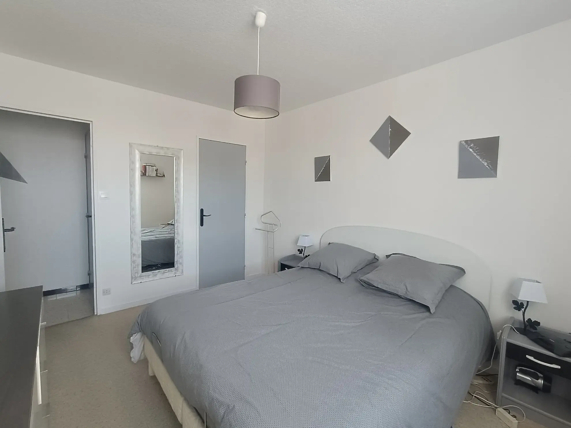 Appartement 3 pièces avec garage et cave au centre du Chambon-Feugerolles 
