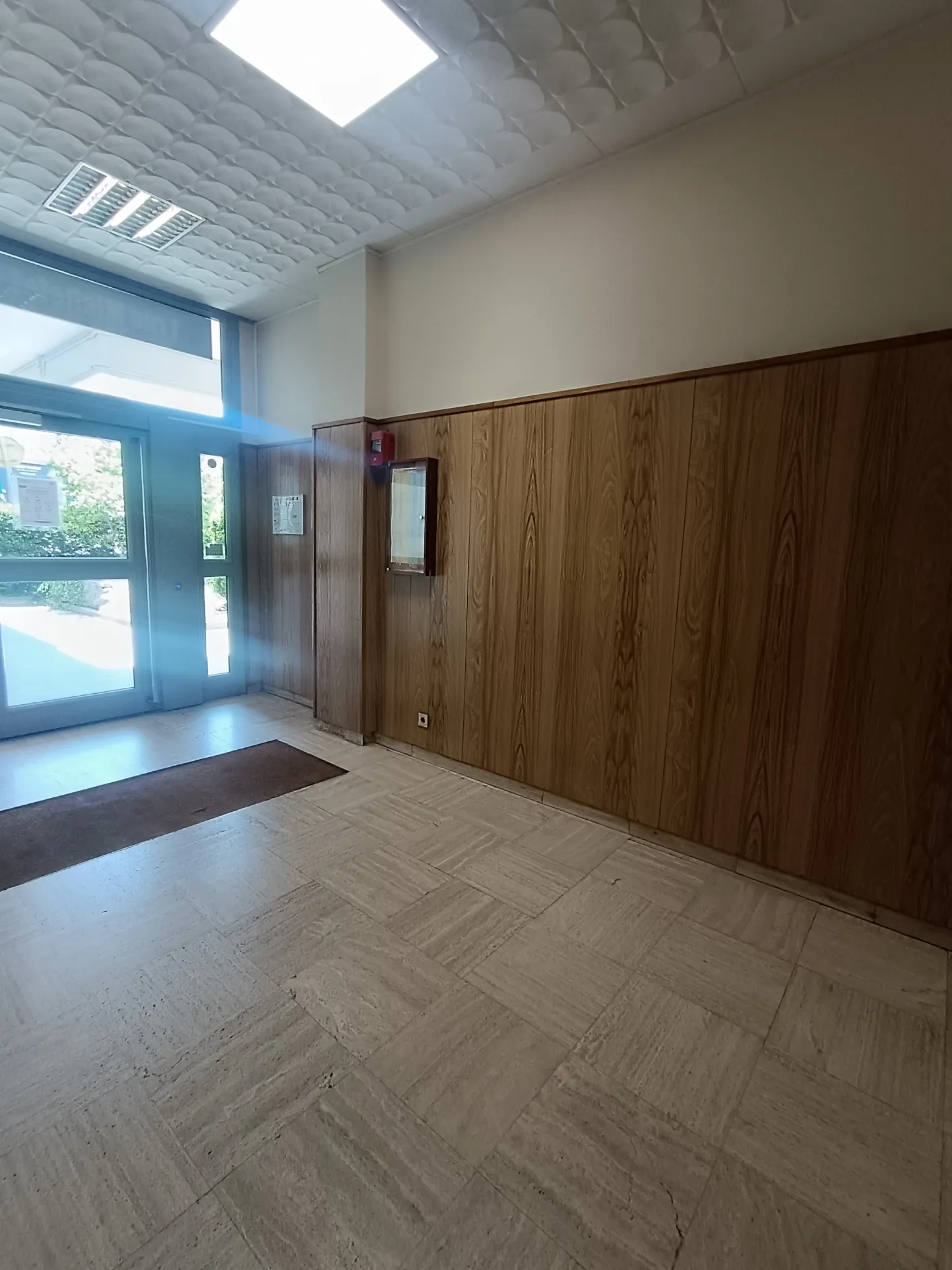 Appartement 3 pièces avec garage et cave au centre du Chambon-Feugerolles 