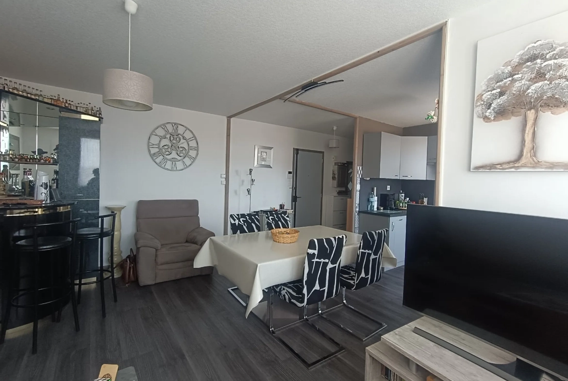 Appartement 3 pièces avec garage et cave au centre du Chambon-Feugerolles 