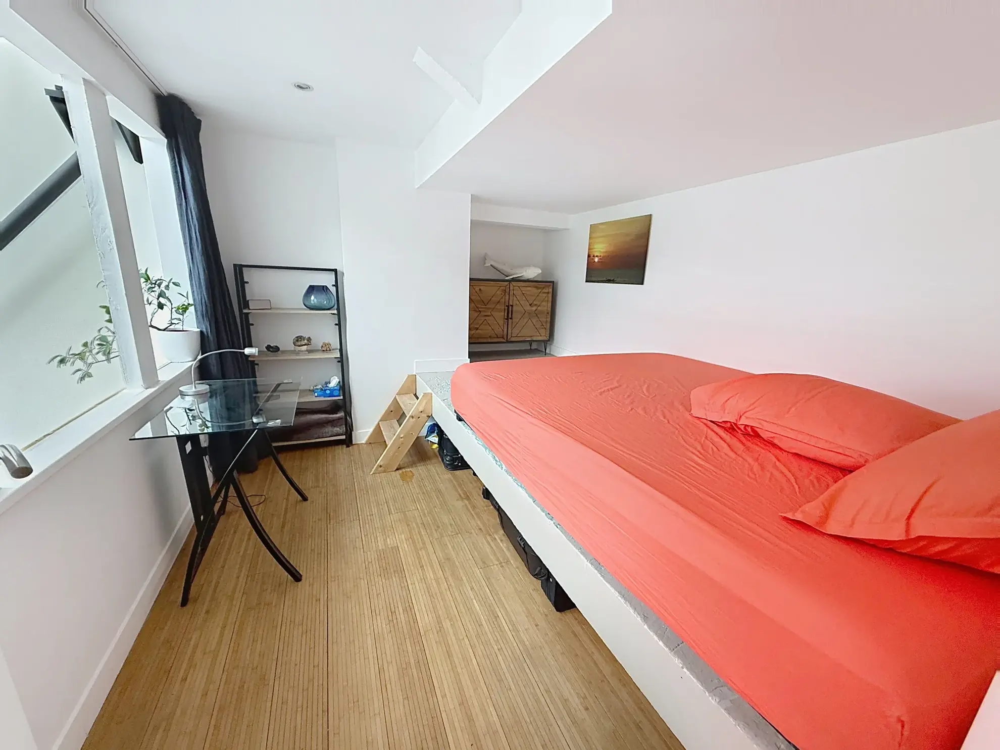 Loft lumineux de 95 m² avec terrasse et parking à Roubaix 
