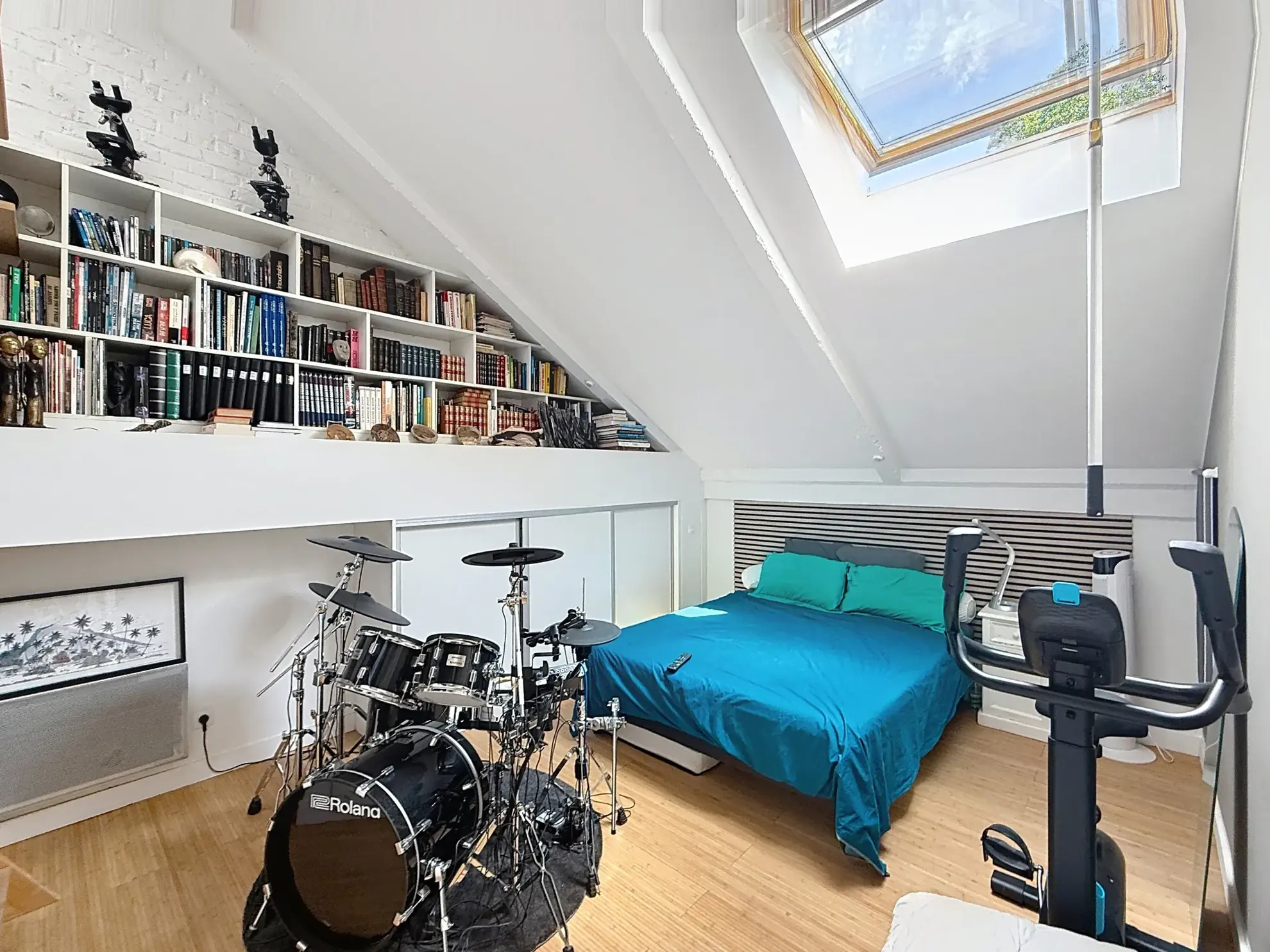 Loft lumineux de 95 m² avec terrasse et parking à Roubaix 