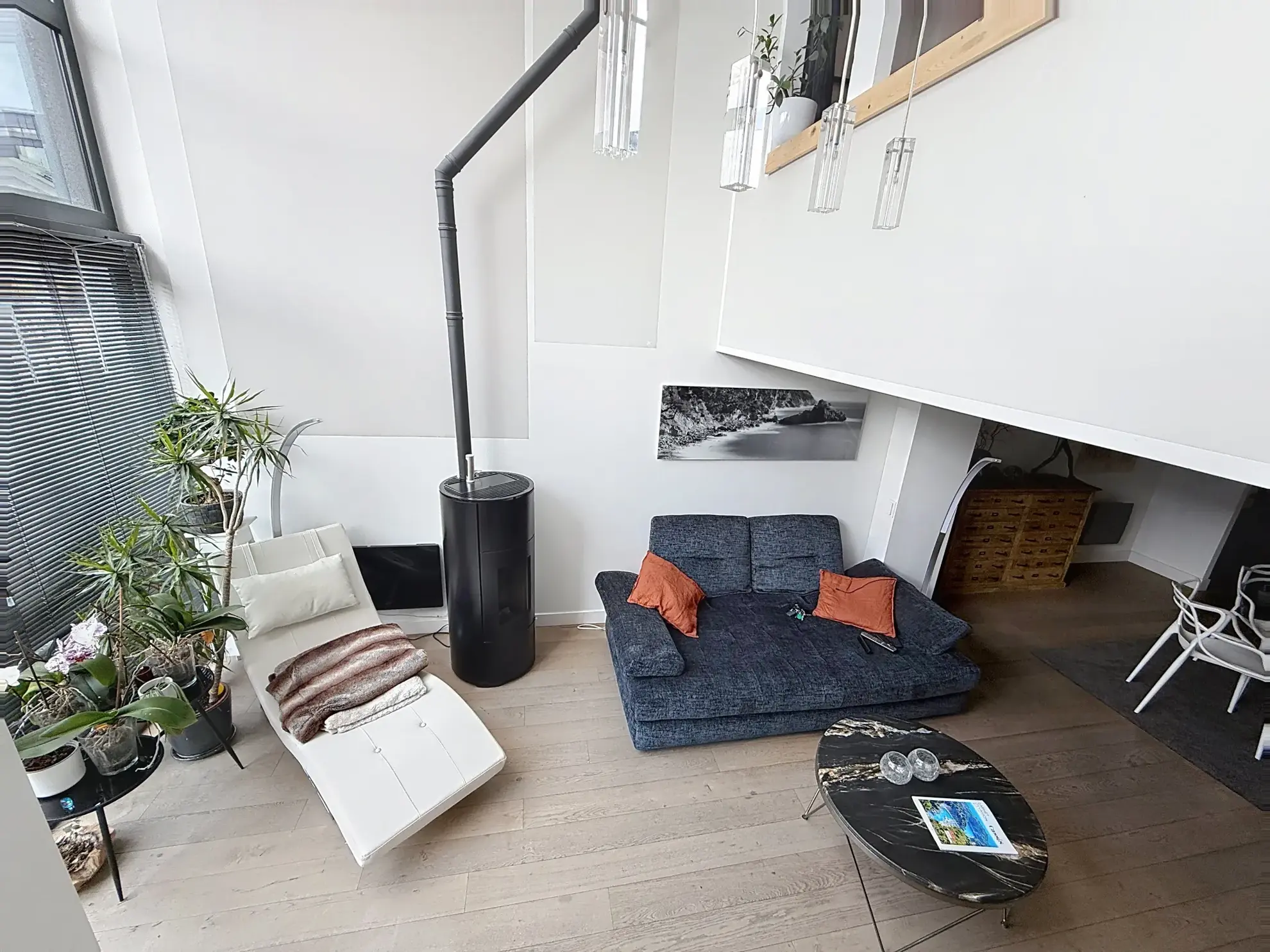 Loft lumineux de 95 m² avec terrasse et parking à Roubaix 