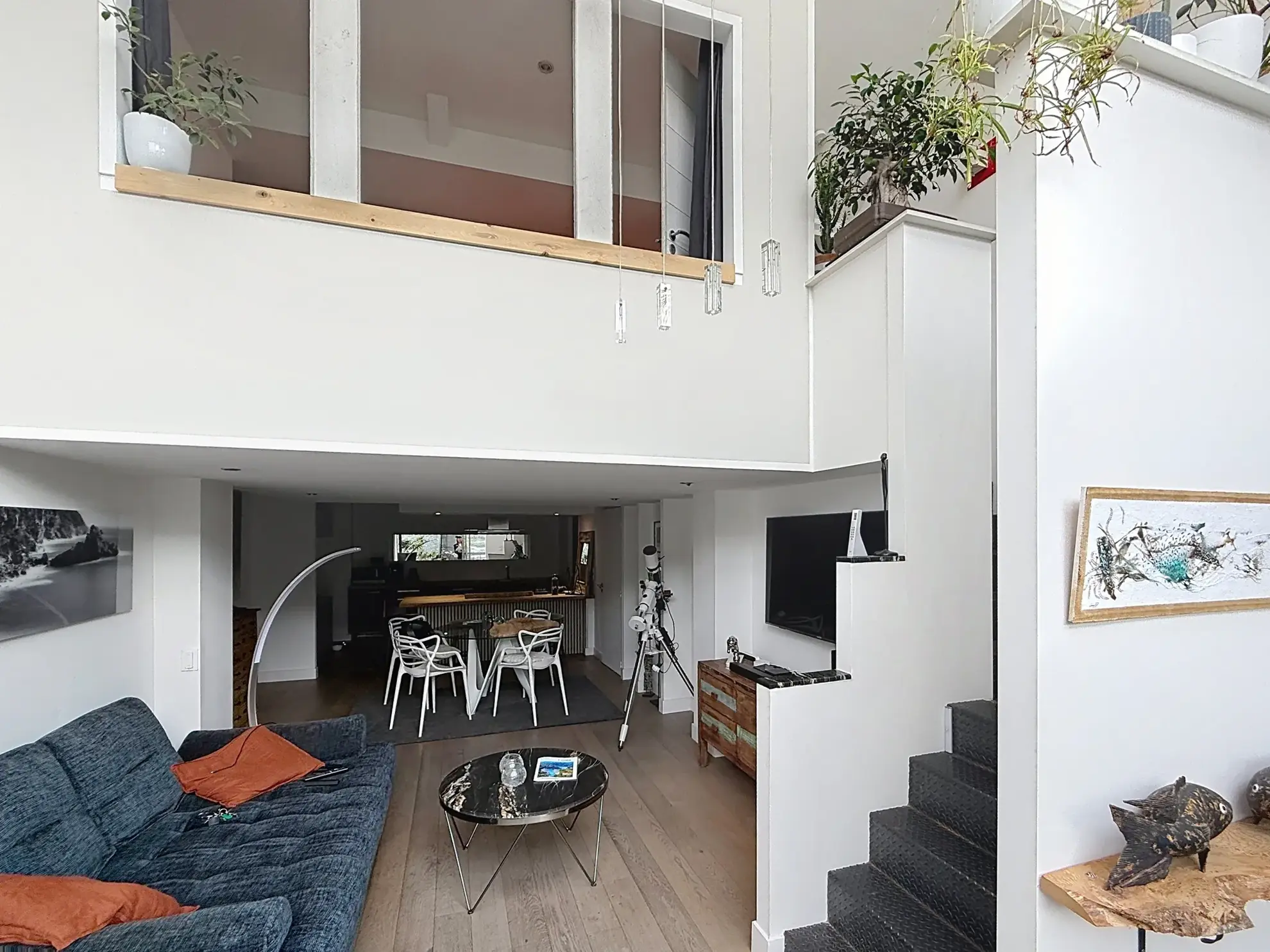 Loft lumineux de 95 m² avec terrasse et parking à Roubaix 