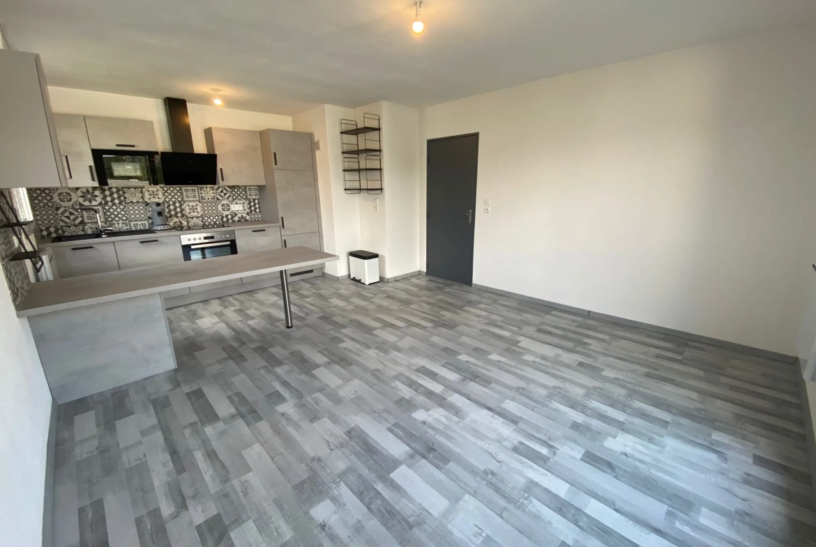Appartement F2 rénové à vendre à Creutzwald avec parking et bonne rentabilité 