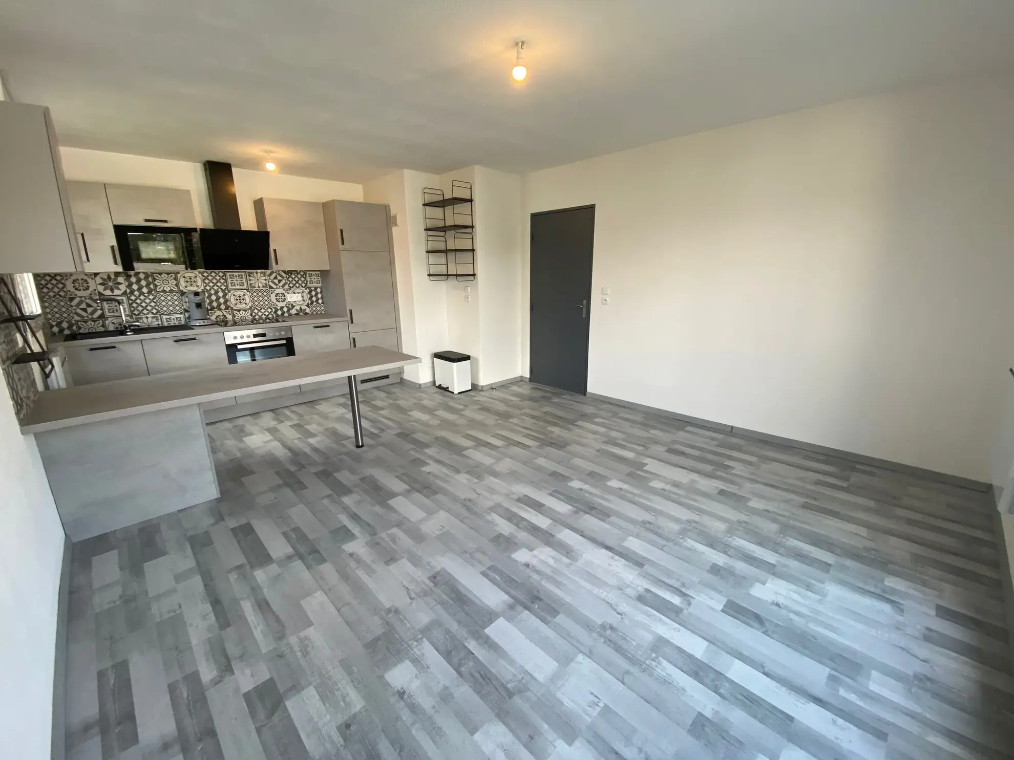 Appartement F2 rénové à vendre à Creutzwald avec parking et bonne rentabilité 
