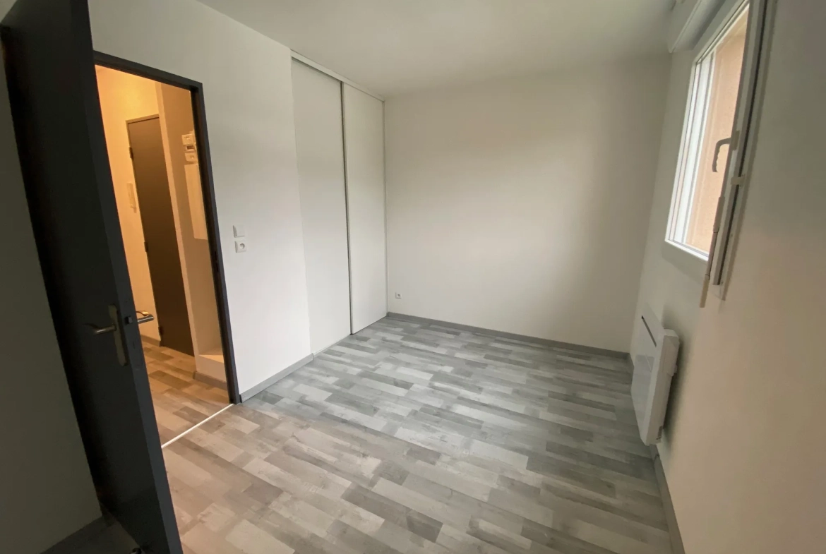 Appartement F2 rénové à vendre à Creutzwald avec parking et bonne rentabilité 