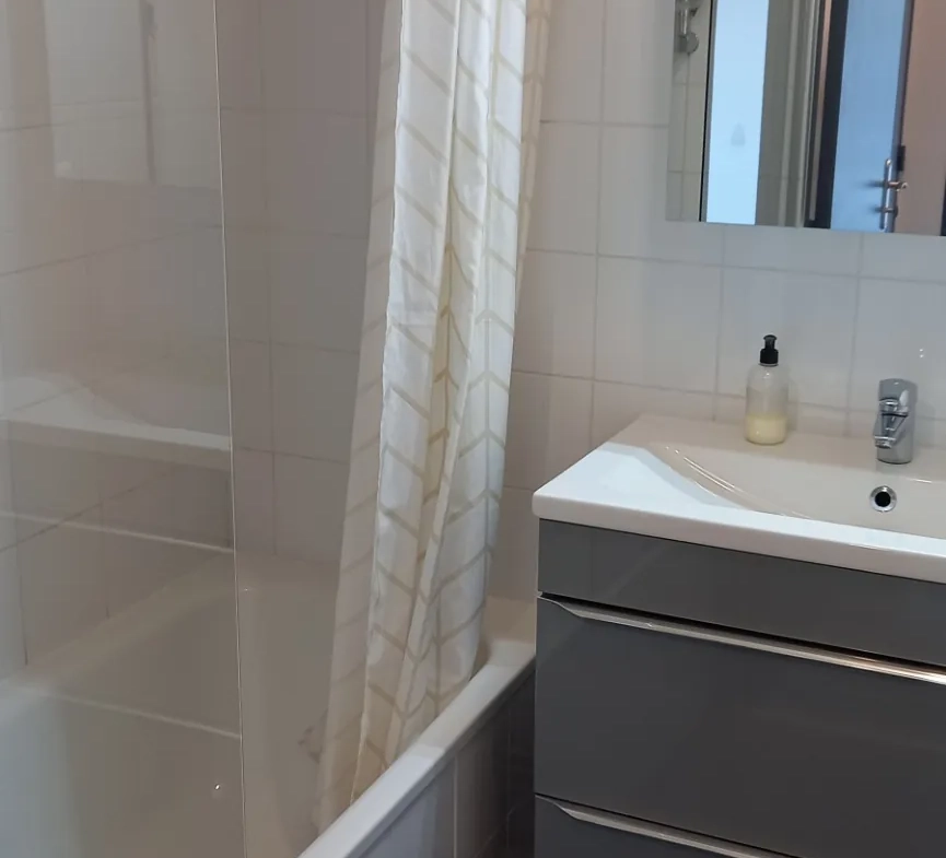 Appartement F2 rénové à vendre à Creutzwald avec parking et bonne rentabilité 