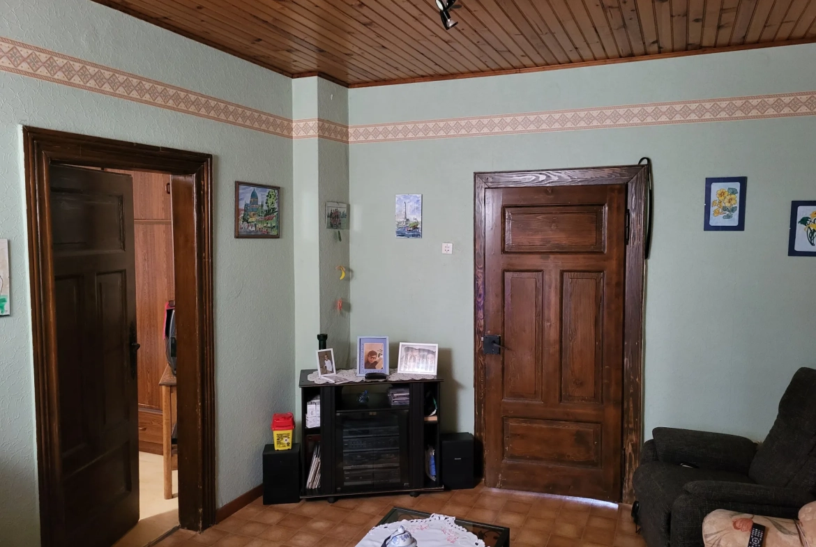 Maison de village à Creutzwald de 174 m² avec dépendances et terrain de 125 ares 