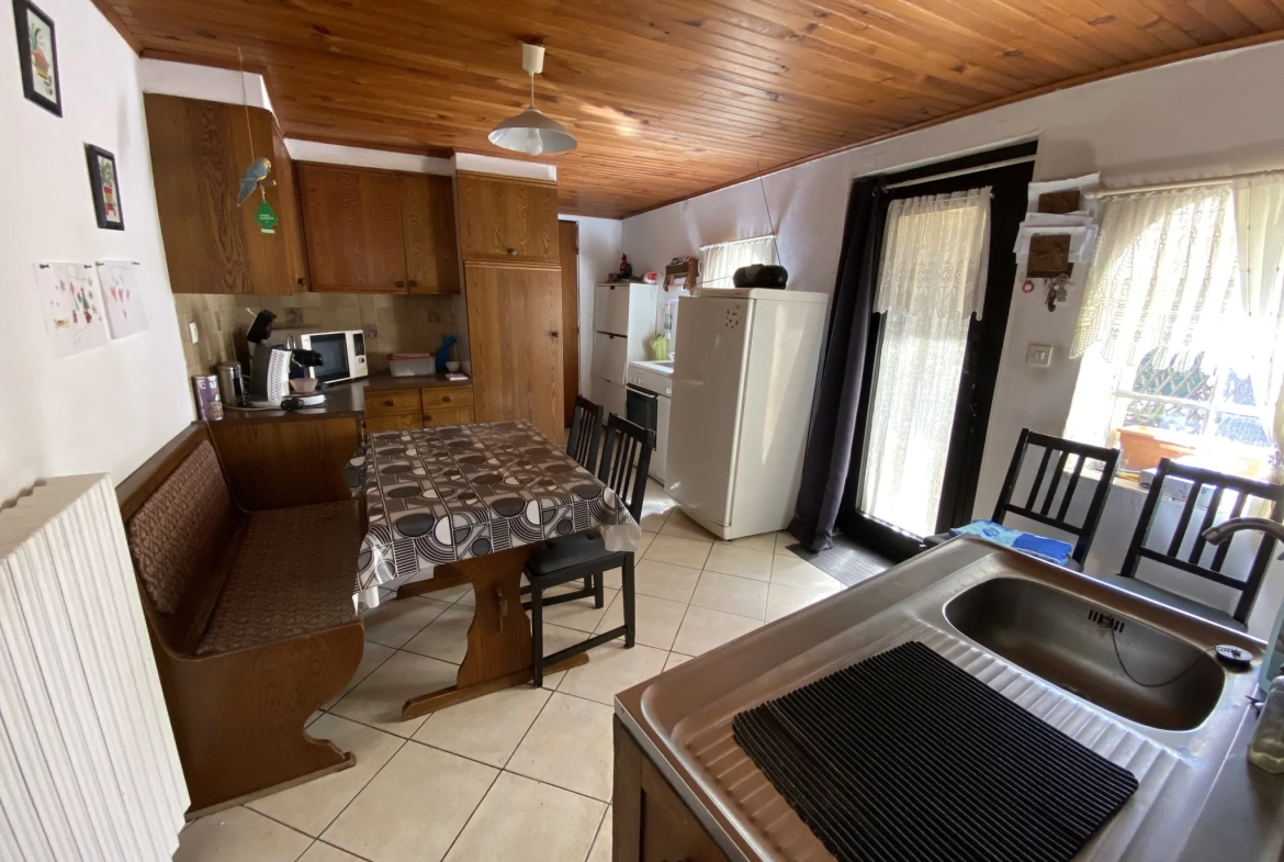 Maison de village à Creutzwald de 174 m² avec dépendances et terrain de 125 ares 
